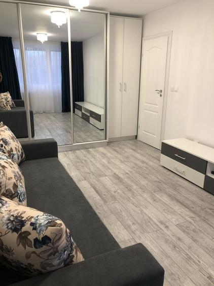 Apartament cu 3 camere decomandat în Drumul Taberei