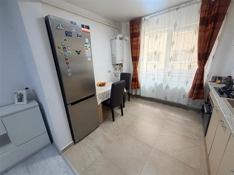Apartament cu 2 camere decomandat, mobilat în Aeroport