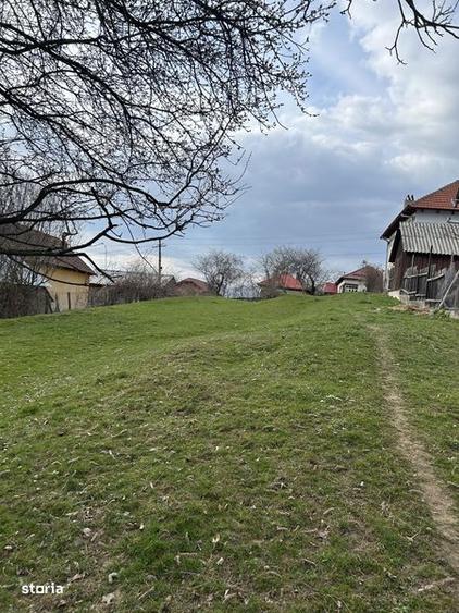 Teren de 2500 mp, în Vaideeni