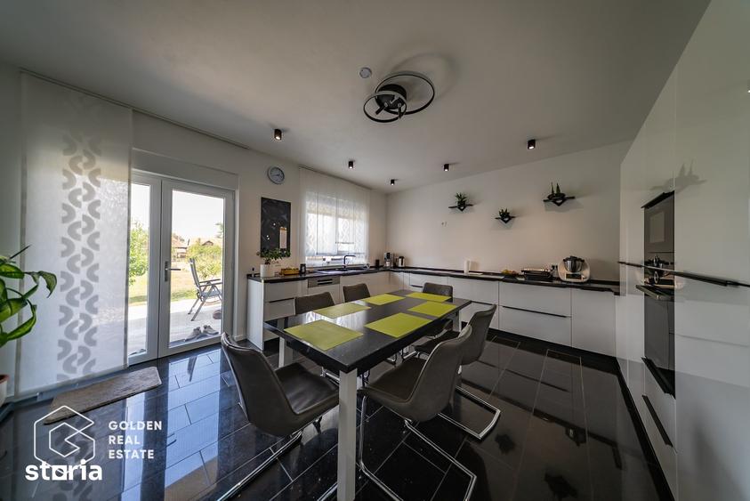 Casă cu 6 camere cu Teren 1327 Mp în Frumușeni