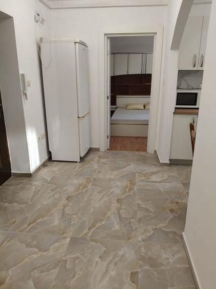 Apartament cu 2 camere decomandat în Exterior Vest