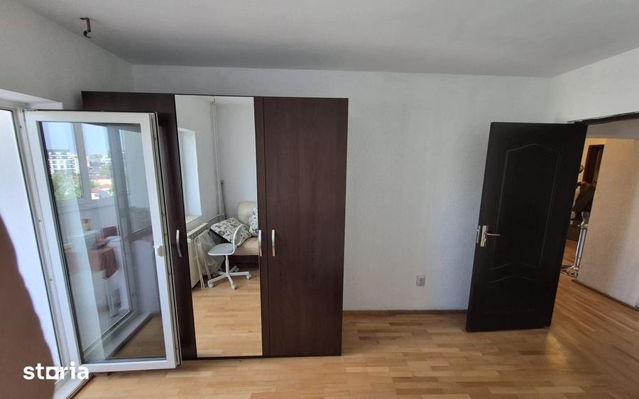 Apartament cu 3 camere în Centrul Civic