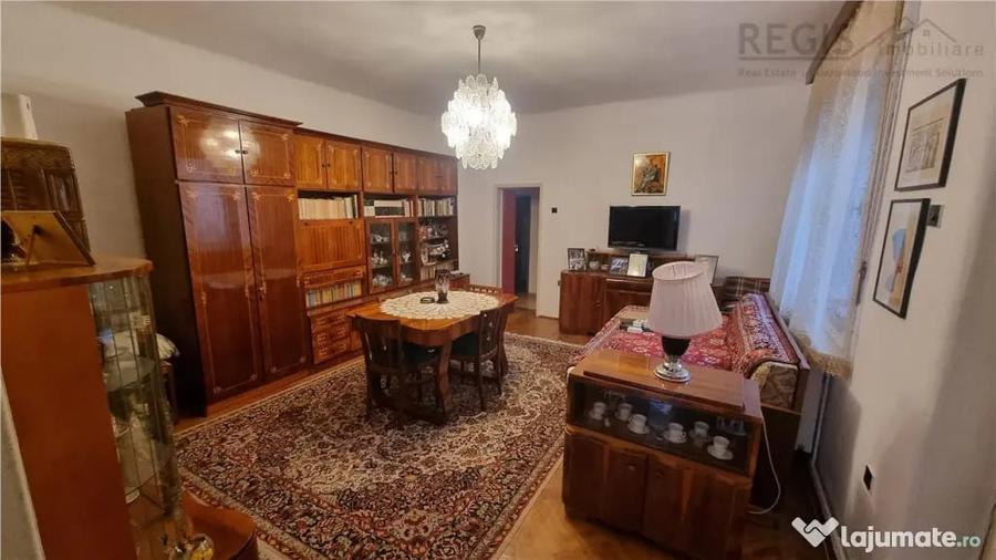 Casă cu 5 camere cu Teren 240 Mp în Zizin