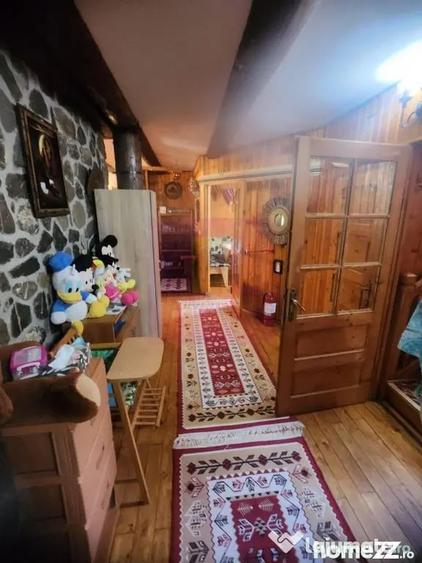Casă cu 7 camere cu Teren 327 Mp în Zamora