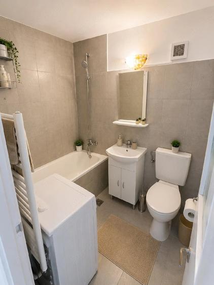 Garsonieră decomandată în Central