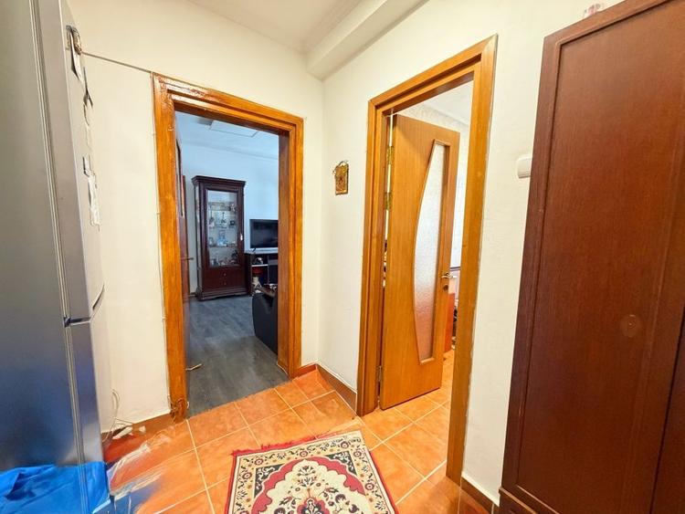 Apartament cu 2 camere semidecomandat în Frații Golești