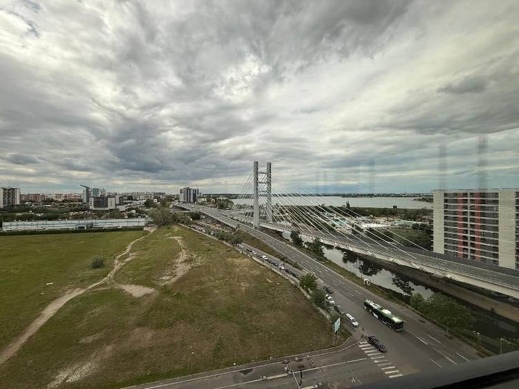 Birou, de 650 mp, în Splaiul Independenței