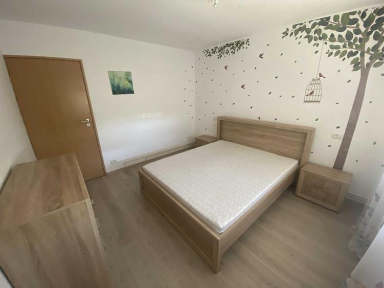 Apartament cu 4 camere decomandat în UTA