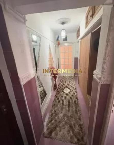 Apartament cu 2 camere decomandat, mobilat în Cetate