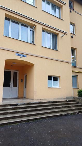 Apartament semidecomandat în Drumul Carului