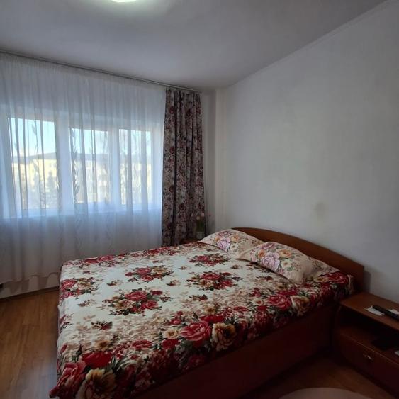 Apartament cu 4 camere decomandat, mobilat în Măgurele