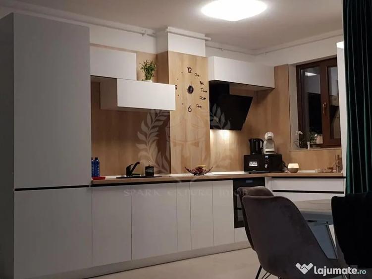 Apartament cu 3 camere decomandat în Albert