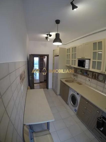 Apartament cu 2 camere decomandat, mobilat în Politehnica