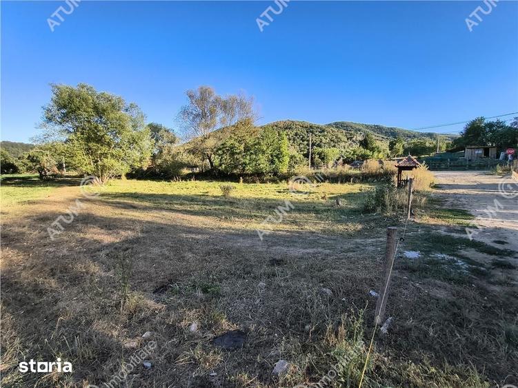 Teren de 2420 mp, în Central