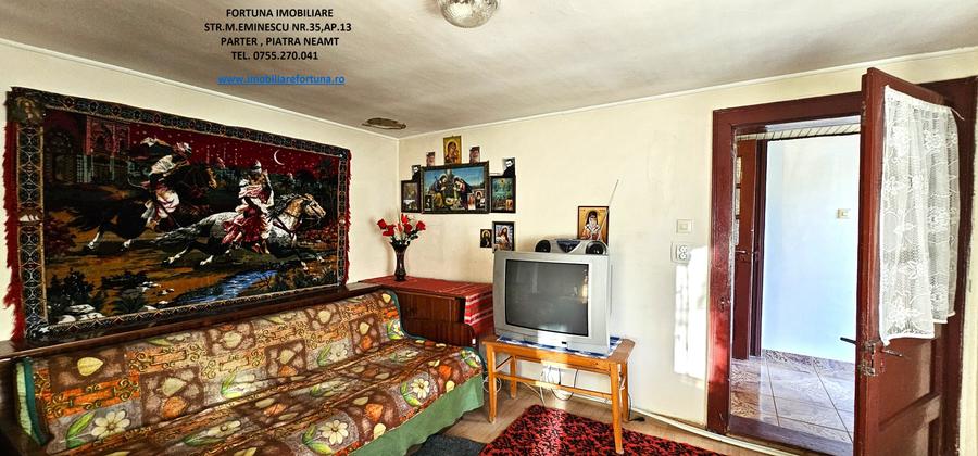 Casă cu 6 camere cu Teren 6329 Mp în Vest