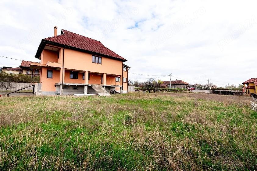 Casă cu Teren 2000 Mp în Central