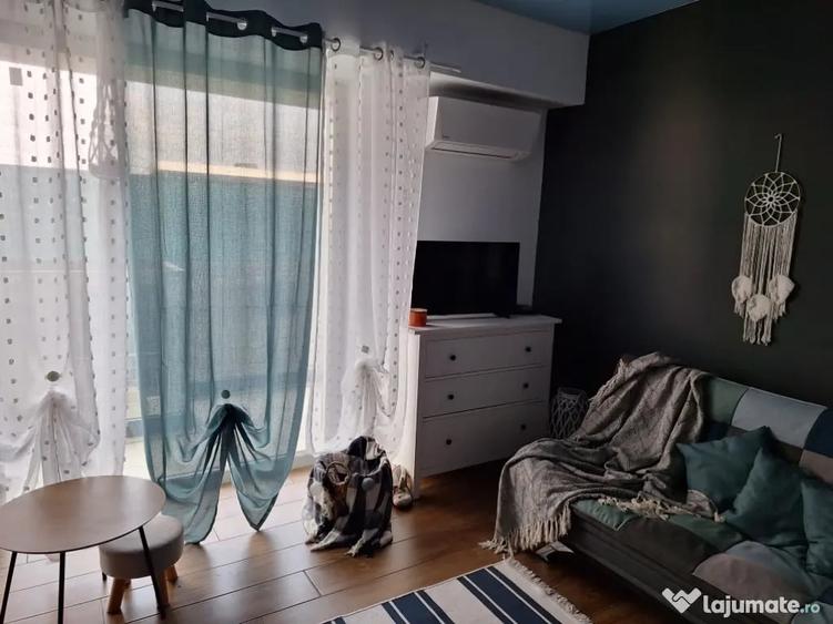 Garsonieră decomandată în Central