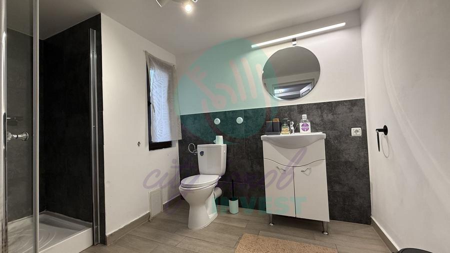 Apartament cu 6 camere decomandat în Floreasca