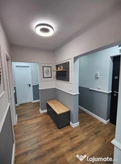 Apartament cu 2 camere decomandat în Calea București