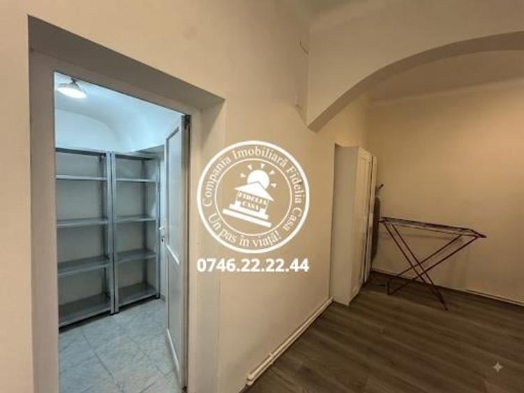 Apartament cu 3 camere, mobilat în Târgu Cucu