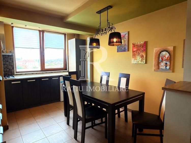 Apartament cu 3 camere decomandat, mobilat în Centru Civic