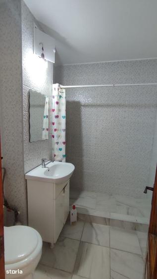 Apartament cu 2 camere decomandat în Micro 20