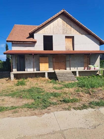 Duplex cu 6 camere cu Teren 659 Mp în Potoceni