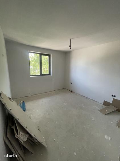 Casă cu 4 camere cu Teren 370 Mp în Central