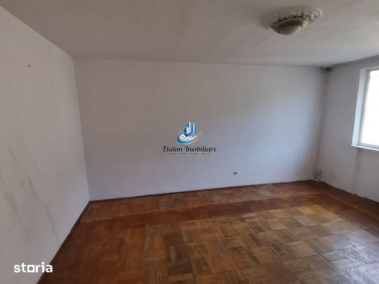 Apartament cu 2 camere decomandat în Mărăței