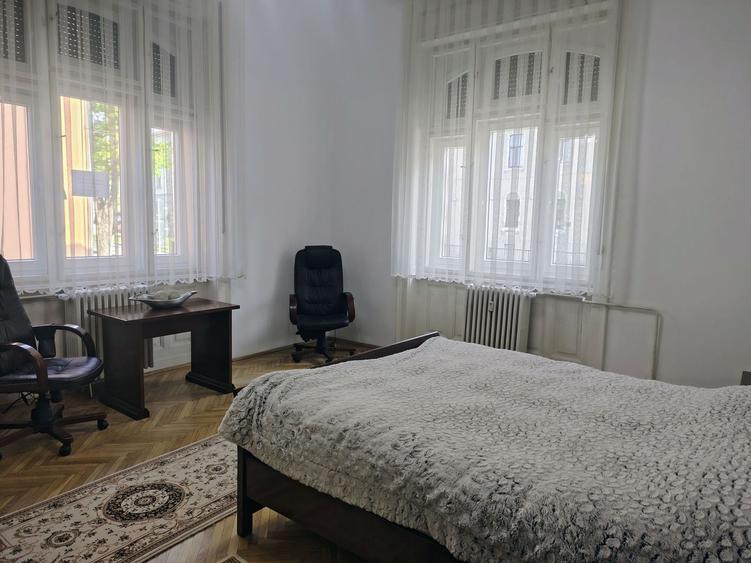 Apartament cu 2 camere semidecomandat, mobilat în Ultracentral