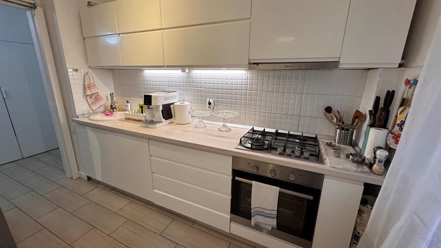 Apartament cu 3 camere decomandat în Drumul Taberei