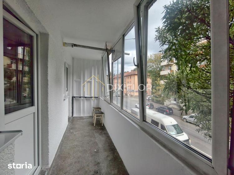 Apartament cu 3 camere decomandat în 22 Decembrie 1989