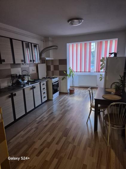 Apartament cu 2 camere semidecomandat în Florești