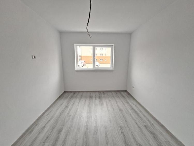 Apartament cu 2 camere decomandat în Sânpetru