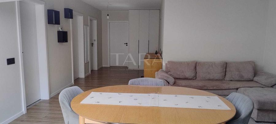 Apartament cu 4 camere decomandat, mobilat în Sânnicoară