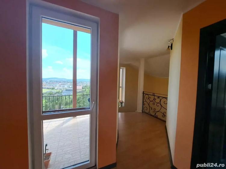 Casă cu 5 camere cu Teren 1040 Mp în Unirii