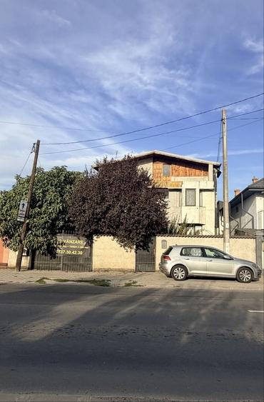 Casă cu 4 camere cu Teren 1000 Mp în Dragomirești-Deal