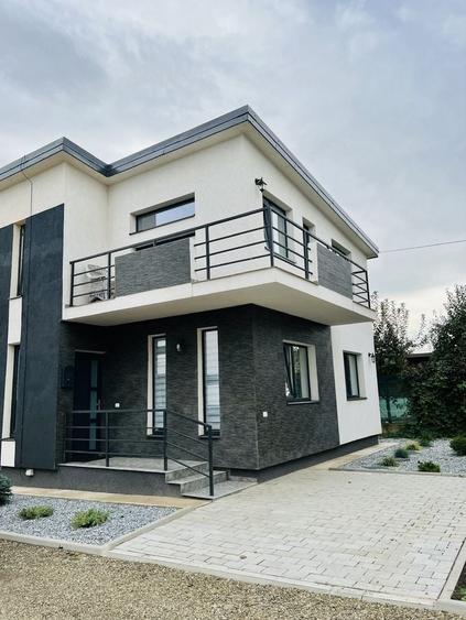 Casă cu 3 camere cu Teren 80 Mp în Central