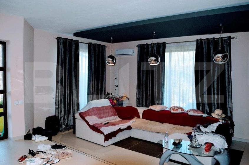 Casă individuală cu 5 camere cu Garaj în Nima