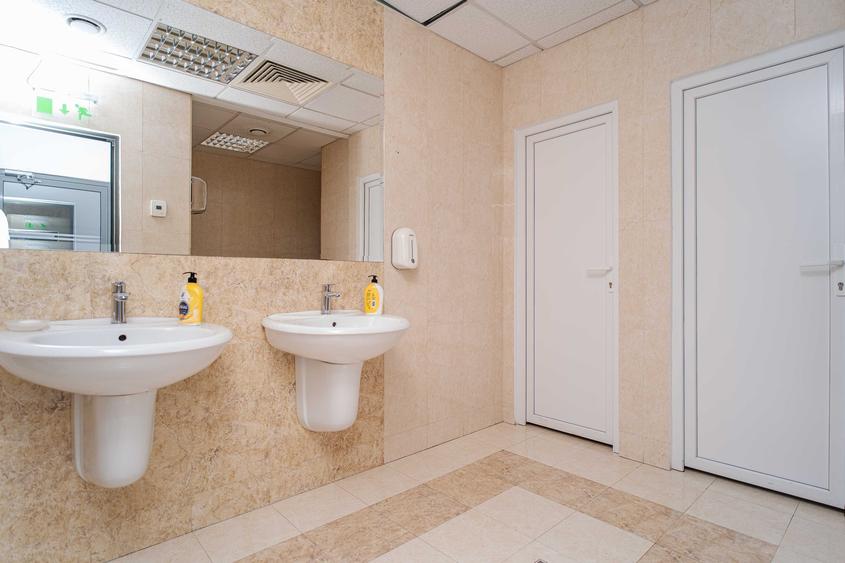 Birou, de 6,358 mp, în Tătărași