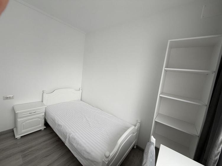 Casă cu 4 camere cu Teren 100 Mp în Central