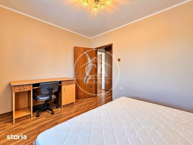 Apartament cu 3 camere decomandat în Rogerius