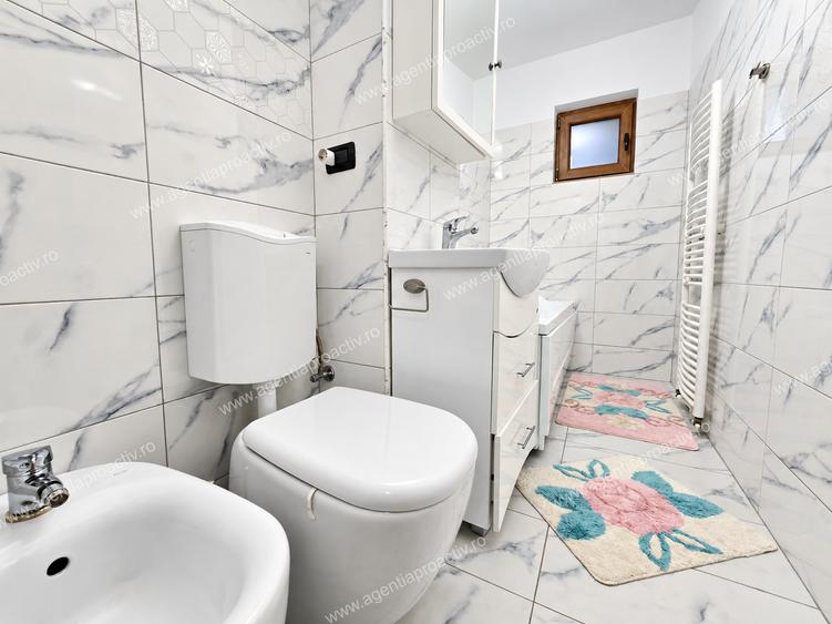Apartament cu 3 camere decomandat în