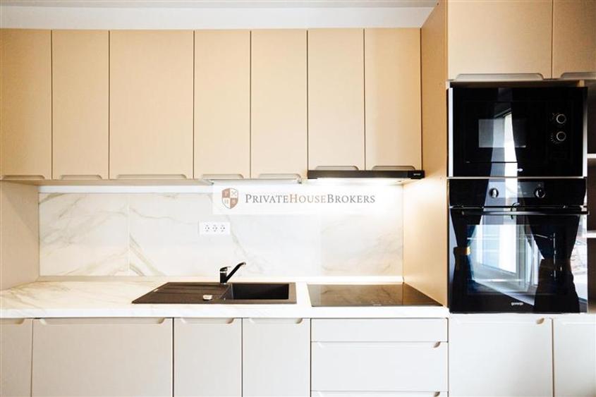 Apartament cu 3 camere semidecomandat, mobilat în Pipera