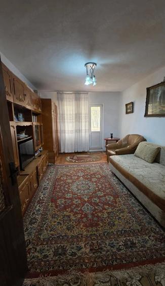 Apartament cu 3 camere decomandat, mobilat în Nord