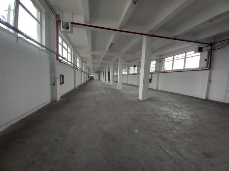 Spațiu industrial, de 2,050 mp, în Mihai Bravu