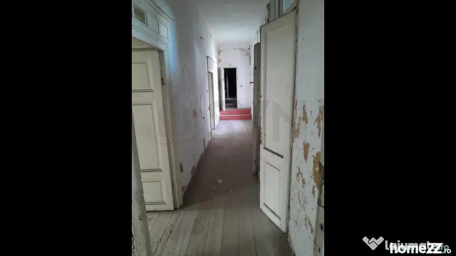 Casă cu 7 camere cu Teren 566 Mp în Unirii