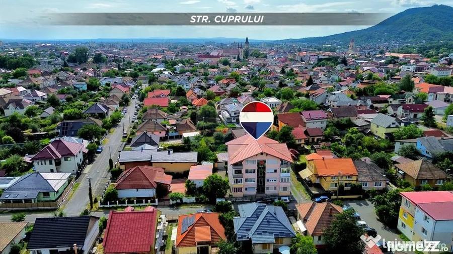 Apartament cu 3 camere decomandat în Central