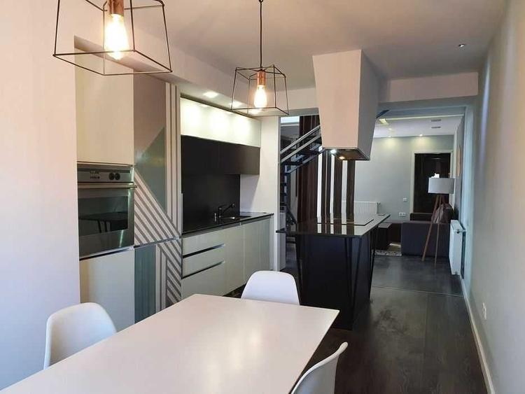 Casă cu 3 camere cu Teren 130 Mp în Central