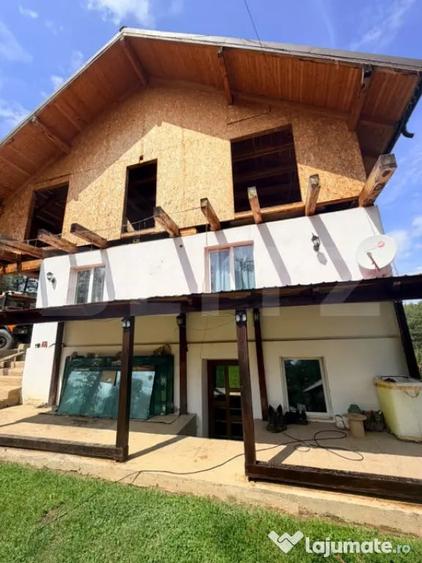 Casă cu 6 camere cu Teren 2000 Mp în Predeluț
